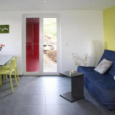 Apartment Appartement Dans Une Ferme Renovee By Interhome Lejlighed